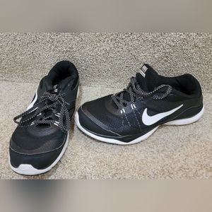 Nike 8.5 size men's athletic shoes